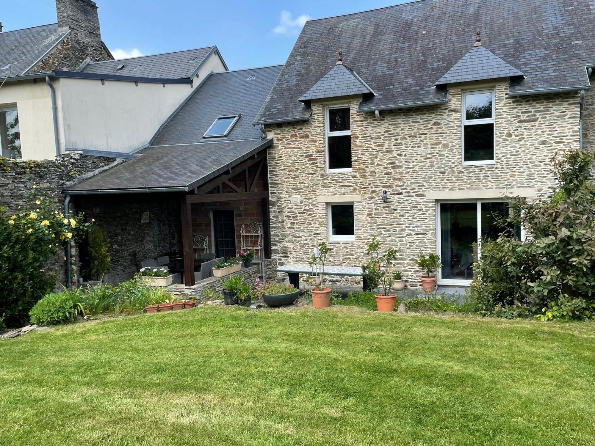 Les Maisons Des Halles Holiday home *